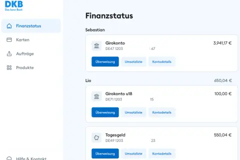 Übersicht über das DKB Gehaltskonto und weitere Konten von Sebastian und Lio. Anzeige von Kontoständen und Optionen wie Überweisung.