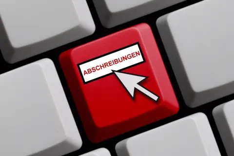 Rote Taste mit Mauszeiger und Beschriftung "Abschreibungen". Symbolisiert die digitale Erfassung von Abschreibungen am PC.